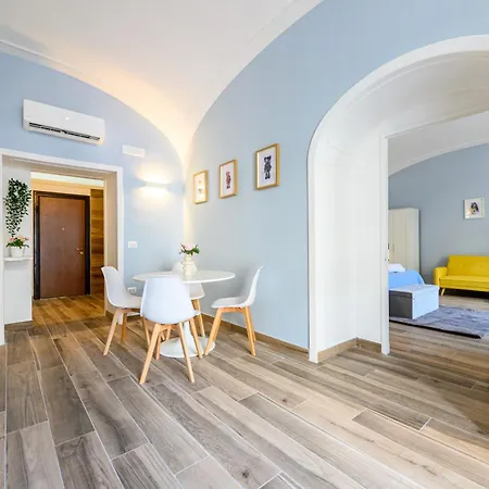 Santa Teresa Degli Scalzi 118 Apartment Naples