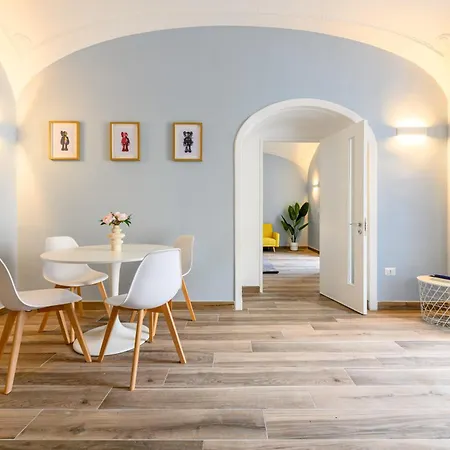 Santa Teresa Degli Scalzi 118 Apartment